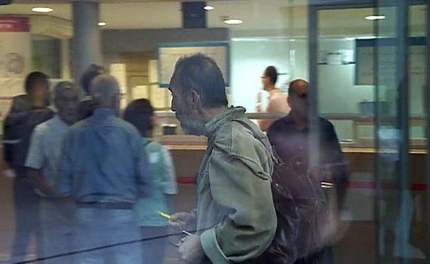 Natalio Grueso, ayer, a su llegada a la Audiencia Provincial. 