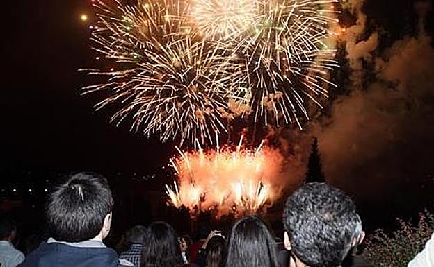 Noche de Fuegos: Pirotecnia Pablo ofrecerá un espectáculo «grandioso» con 33.565 artificios