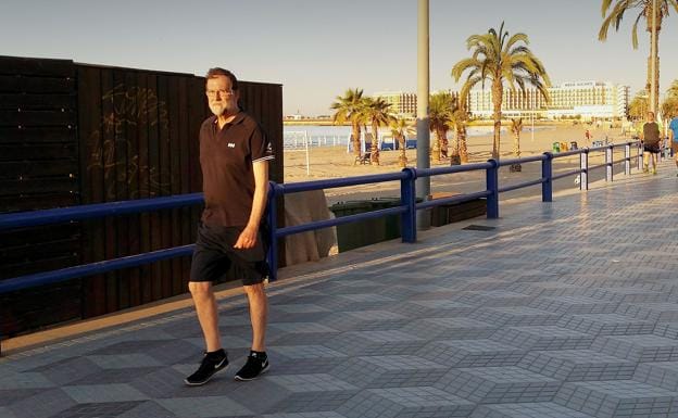Mariano Rajoy, en el paseo marítimo de Alicante.