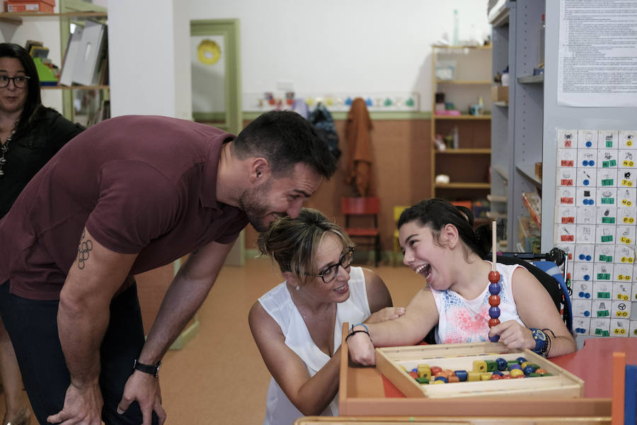El piragüista y medallista olímpico dio fuerza a los pequeños en una mañana de lo más divertida, que sirvió además para dar visibilidad a los usuarios de ASPACE, afectados en su mayoría por parálisis cerebral