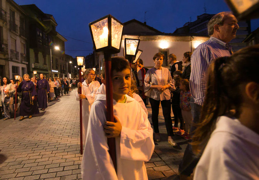 Más de trescientas personas participaron en este acto que da comienzo a las fiestas de Santa Ana en la localidad sierense.