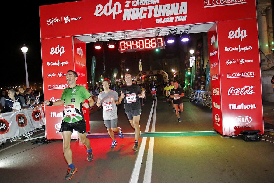 Fotos: ¿Estuviste en la EdP Carrera Nocturna Gijón 10 k? ¡Búscate!