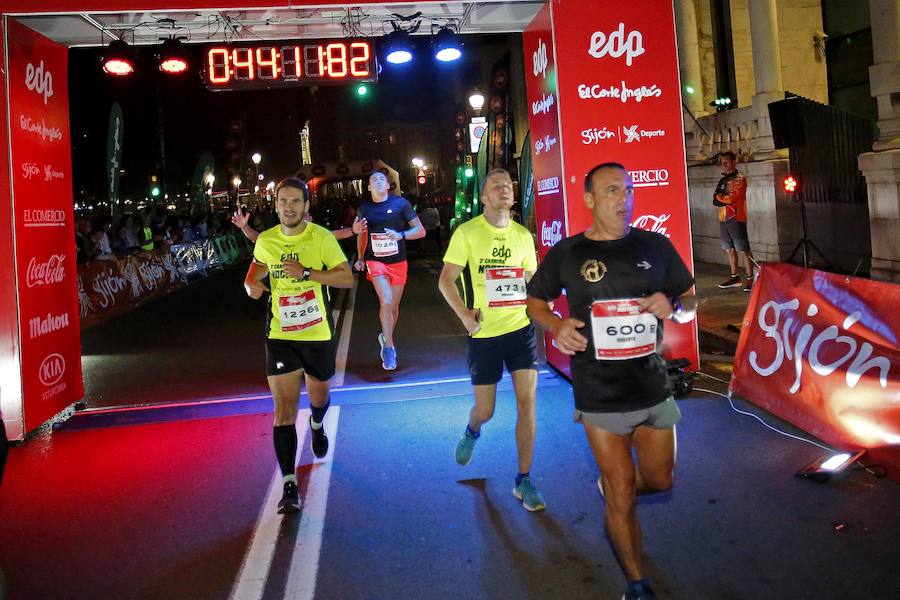 Fotos: ¿Estuviste en la EdP Carrera Nocturna Gijón 10 k? ¡Búscate!