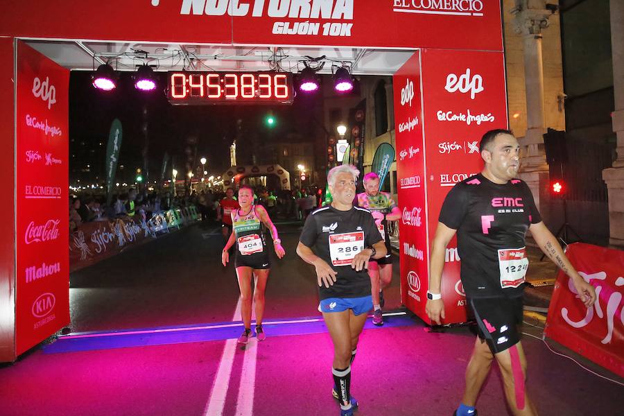 Fotos: ¿Estuviste en la EdP Carrera Nocturna Gijón 10 k? ¡Búscate!