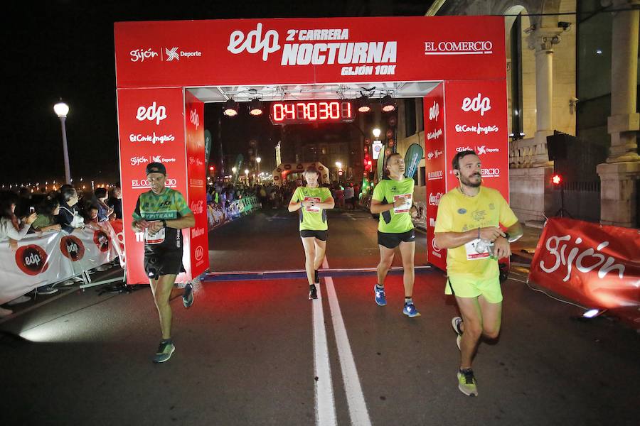Fotos: ¿Estuviste en la EdP Carrera Nocturna Gijón 10 k? ¡Búscate!