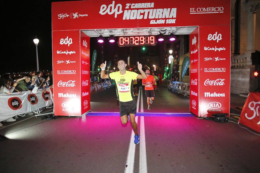 Fotos: ¿Estuviste en la EdP Carrera Nocturna Gijón 10 k? ¡Búscate!