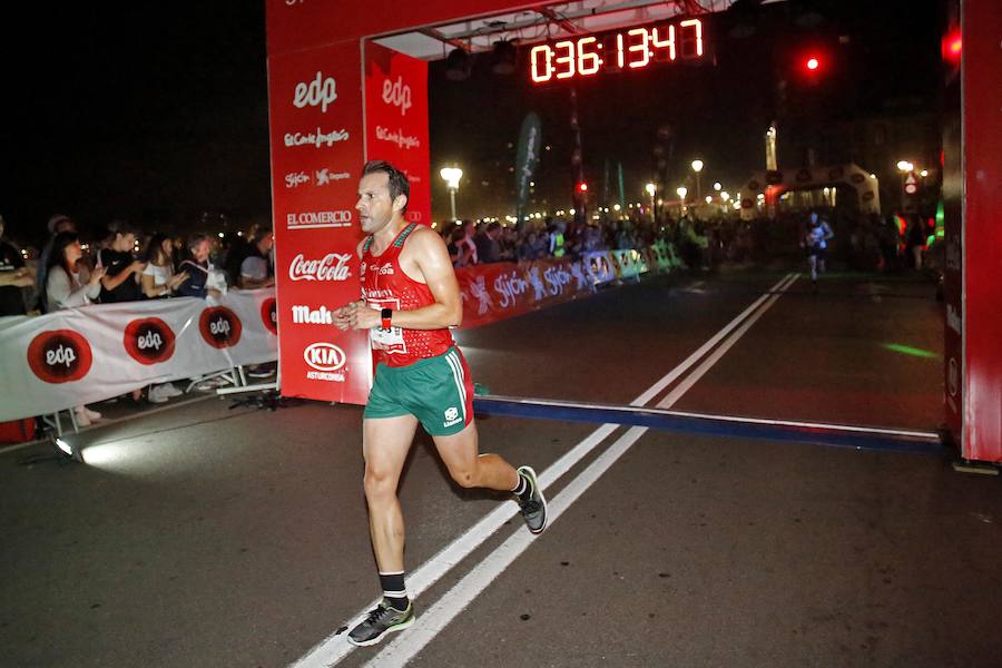 Fotos: ¿Estuviste en la EdP Carrera Nocturna Gijón 10 k? ¡Búscate!