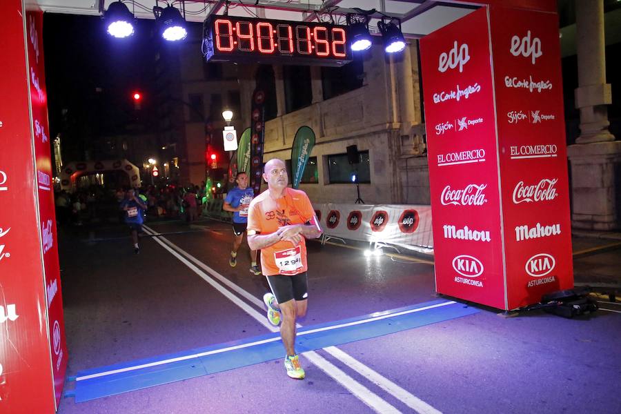 Fotos: ¿Estuviste en la EdP Carrera Nocturna Gijón 10 k? ¡Búscate!