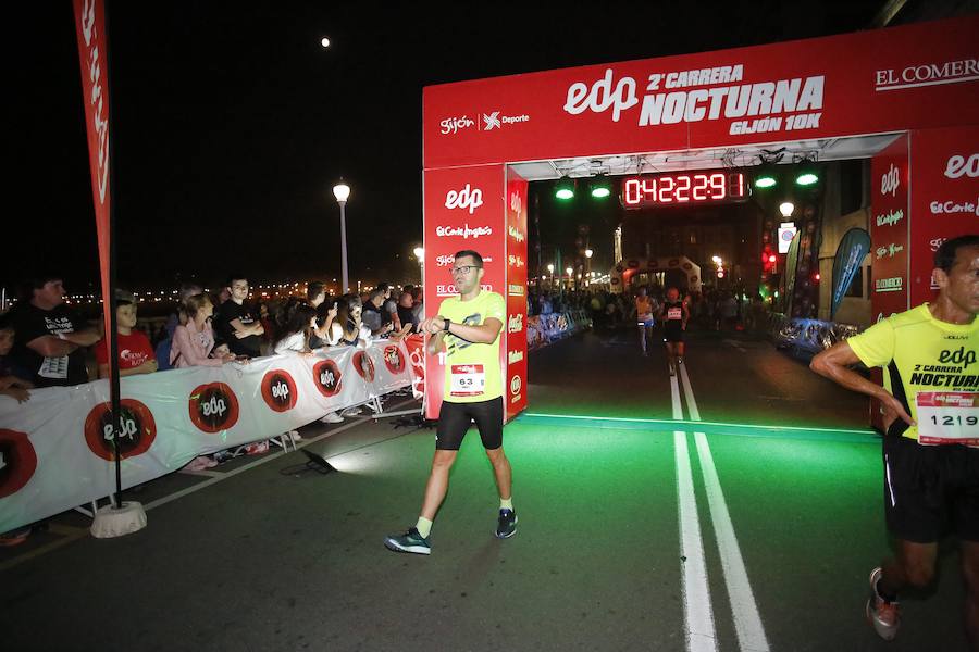 Fotos: ¿Estuviste en la EdP Carrera Nocturna Gijón 10 k? ¡Búscate!