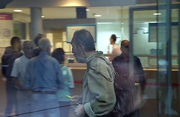 El exdirector del Centro Niemeyer, Natalio Grueso, poco antes de entregarse. 