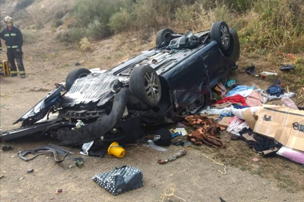 Estado en el que quedó el vehículo tras el accidente ocurrido a la altura de Barrios de Luna. 