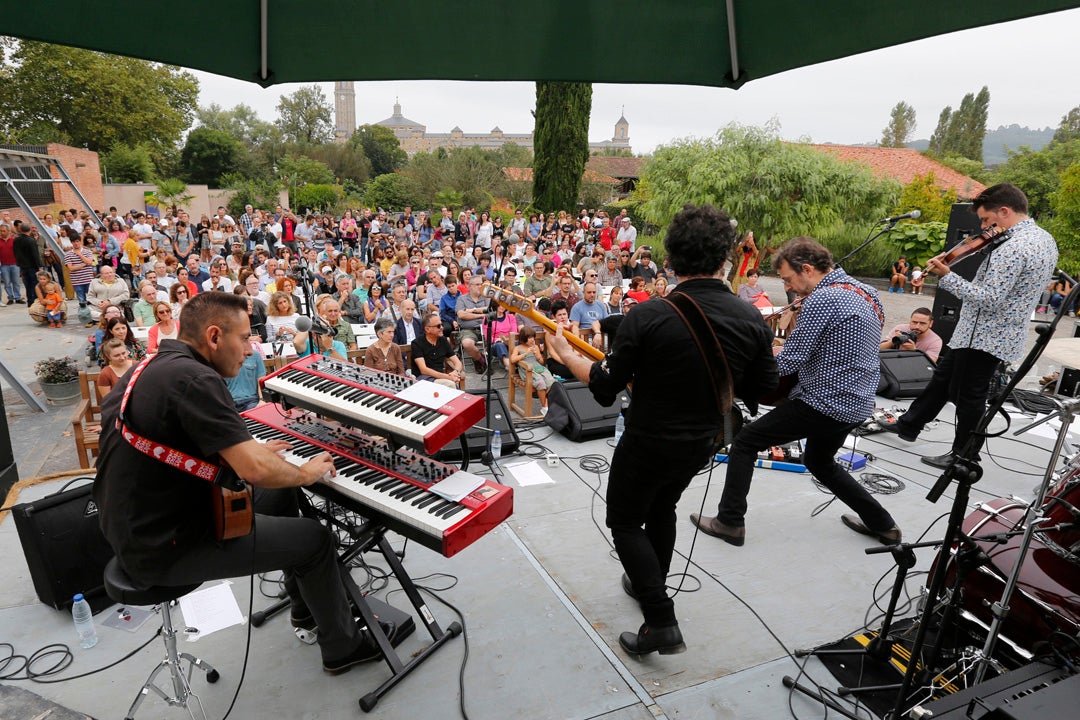 El jardín gijonés celebra el equinoccio con una jornada de puertas abiertas y visitas guidadas al nuevo bioma boreal y el laberinto de laurel.