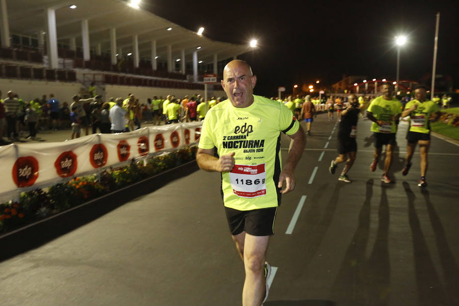 Fotos: ¿Estuviste en la EdP Carrera Nocturna Gijón 10 k? ¡Búscate! (2)
