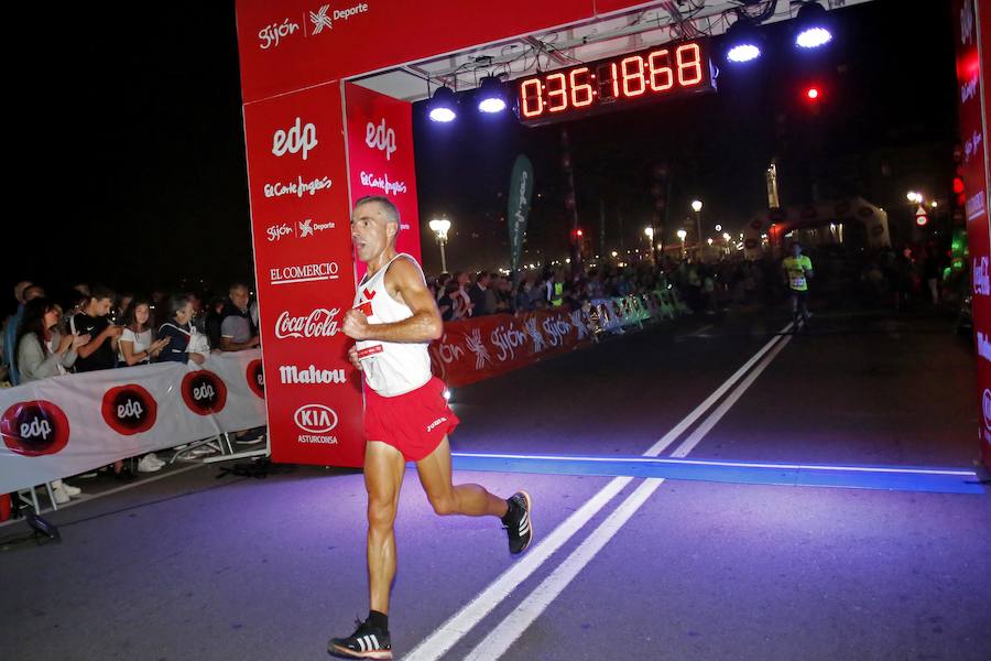  Carrera Nocturna Gijón 10K  Moha Bakkali y Esther Álvarez se impusieron en la prueba. 