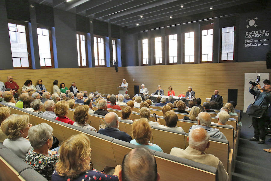 La institución ensalza a Torcuato Fernández-Miranda en sus nuevos locales