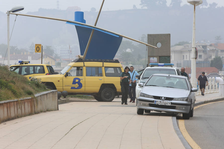 Policía, Bomberos y Guardia Civil rastrean por tierra y mar para localizar a los desaparecidos, dos vecinos de Oviedo y Avilés
