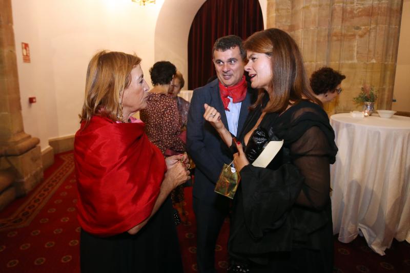 Los galardones Aydmo reúnen en Oviedo a Ágatha Ruiz de la Prada, Javier de Montini y Luis Bobes