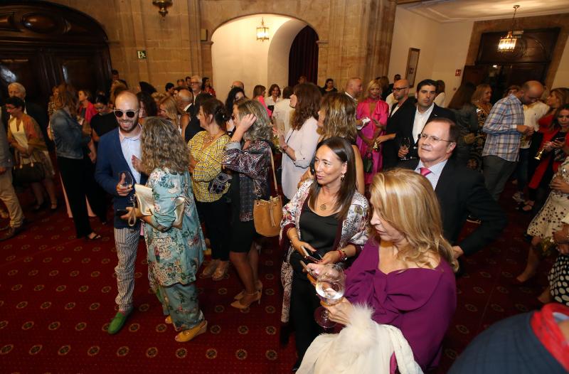 Los galardones Aydmo reúnen en Oviedo a Ágatha Ruiz de la Prada, Javier de Montini y Luis Bobes