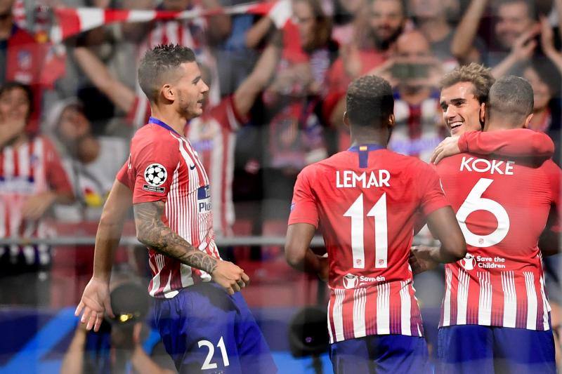 El Atlético de Madrid y el Brujas, durante el partido de la segunda jornada de la Liga de Campeones en el Metropolitano.