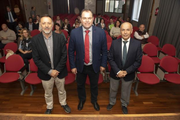 Ricardo Suárez, Carlos Paniceres y Ángel Luis Cabal. :: H. ÁLVAREZ 