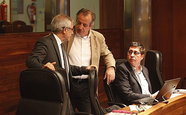 La oposición apremia a Sánchez a resolver el «alarmante» retraso de la inversión en Asturias