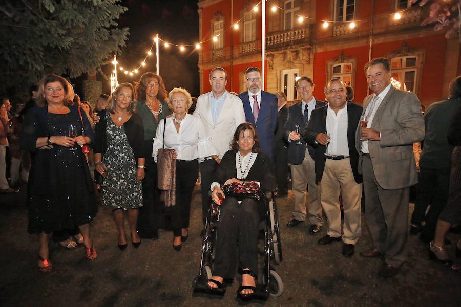 Fotos: Gala benéfica a favor de la Asociación Española contra el Cáncer en Gijón