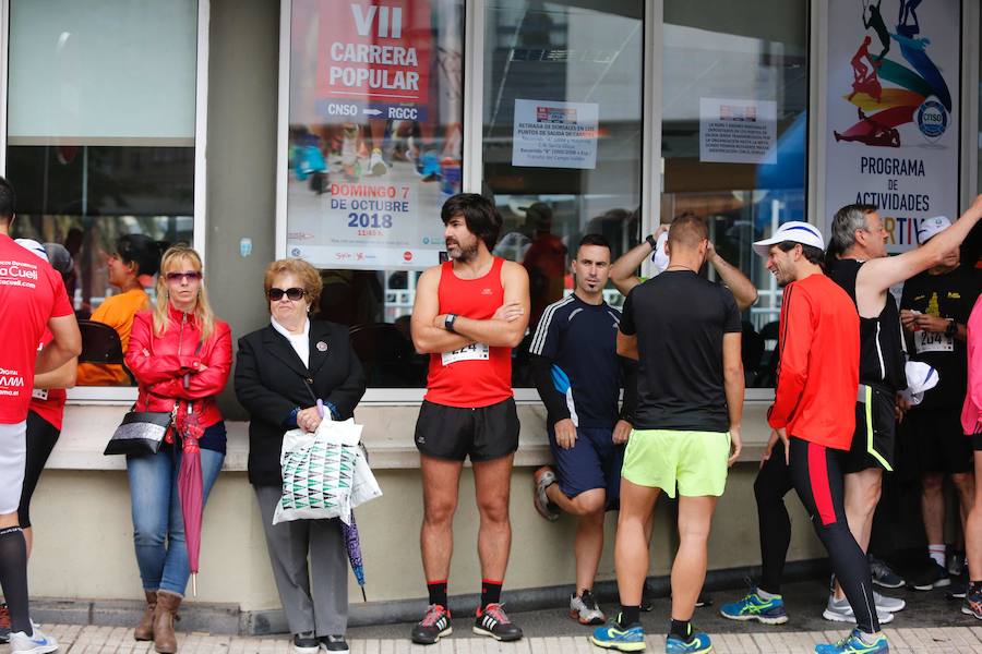 El Santa Olaya y el Grupo han vuelto a unirse este domingo por el deporte, con motivo de la carrera con la que cada temporada estrechan vínculos. Más de 600 corredores tomaron parte en la prueba. 