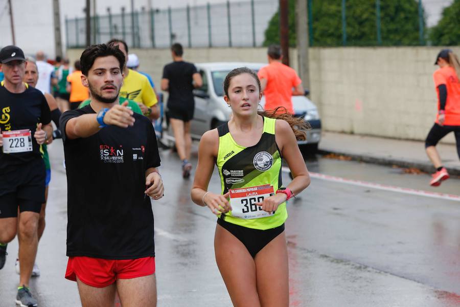 El Santa Olaya y el Grupo han vuelto a unirse este domingo por el deporte, con motivo de la carrera con la que cada temporada estrechan vínculos. Más de 600 corredores tomaron parte en la prueba. 