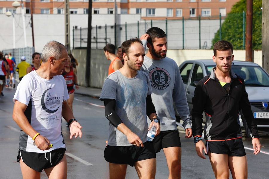 El Santa Olaya y el Grupo han vuelto a unirse este domingo por el deporte, con motivo de la carrera con la que cada temporada estrechan vínculos. Más de 600 corredores tomaron parte en la prueba. 