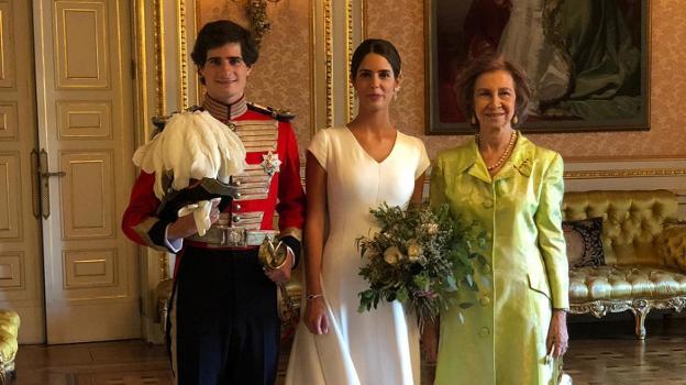 Fernando Fitz-James Stuart, Sofía Palazuelo y la reina Sofía. :: INSTAGRAM
