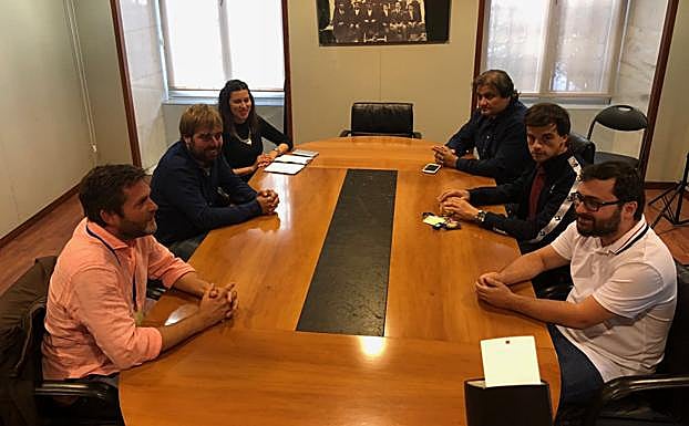 Podemos e IU impulsan una reforma del Estatuto que incluya la oficialidad