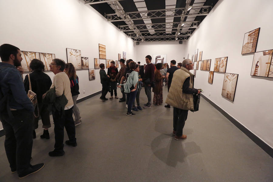 Inauguración de la exposición fotográfica de Jesús Uriarte, en el Antiguo Instituto, con la que muestra el proceso de creación de Eduardo Chillida