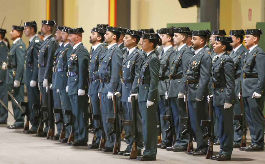 Es la primera ocasión que los actos institucionales de la Guardia Civil se desarrollaban fuera de la comandancia de Contrueces