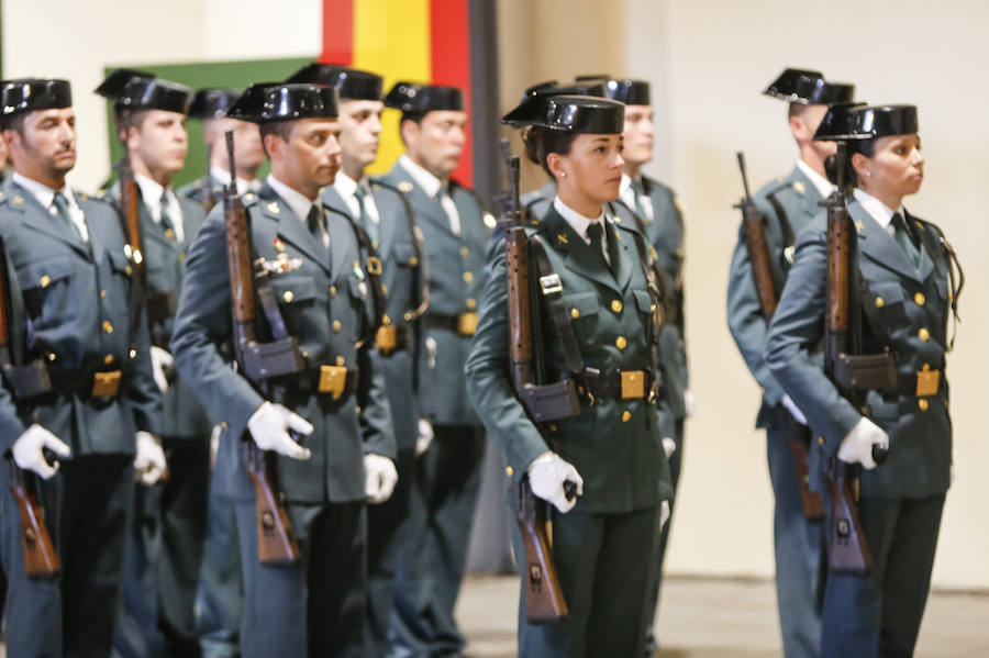 Es la primera ocasión que los actos institucionales de la Guardia Civil se desarrollaban fuera de la comandancia de Contrueces