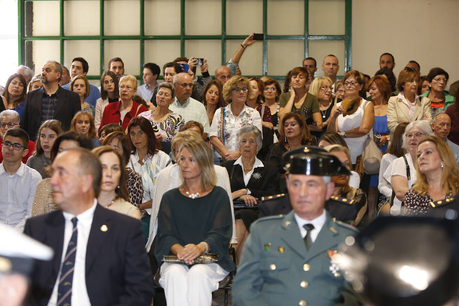 Es la primera ocasión que los actos institucionales de la Guardia Civil se desarrollaban fuera de la comandancia de Contrueces
