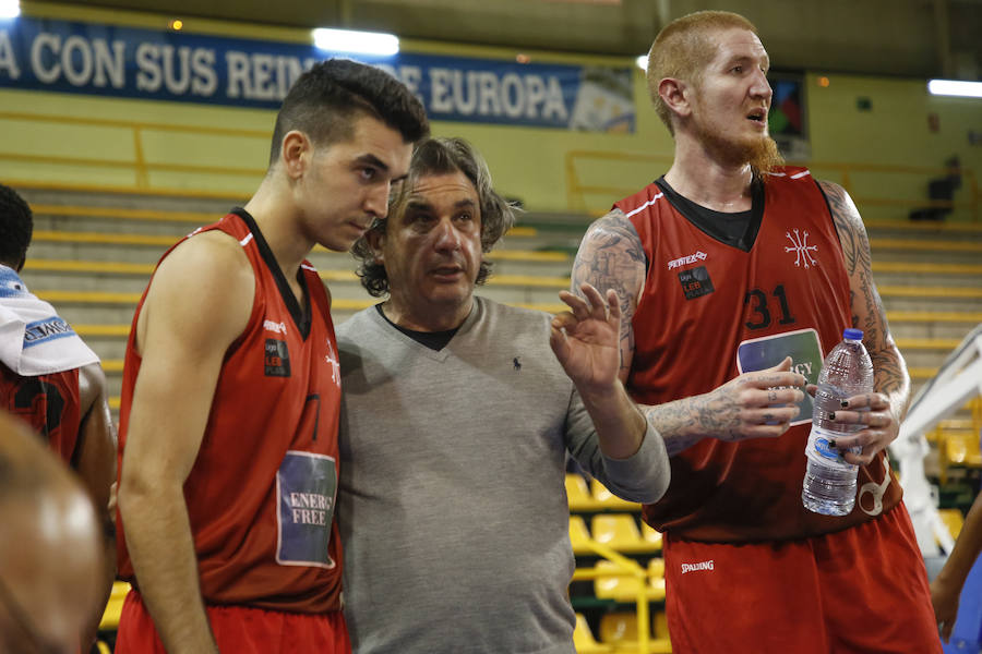 El conjunto gijonés arrancó bien el partido, pero un parcial de 25-8 en el tercer cuarto le dejó sin opciones ante el otro debutante de la categoría