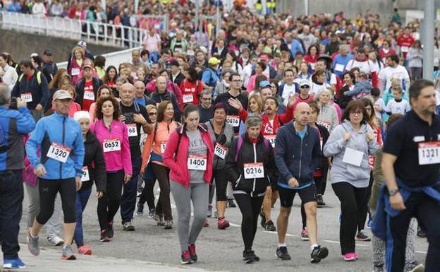 El mal tiempo obliga a aplazar la marcha solidaria de Gijón