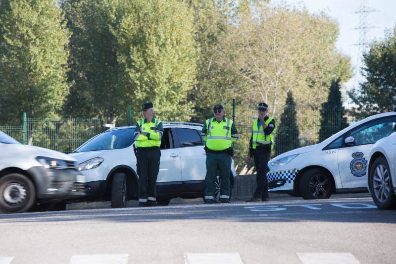 Un incendio en las instalaciones de baterías de cok de ArcelorMittal ha provocado una intensa humareda negra que cubre toda la ciudad