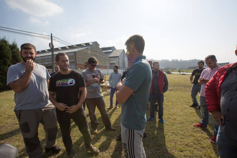 La multinacional ha comunicado a los comités de empresa de sus tres factorías españolas y al comité europeo su decisión de cerrar las instalaciones de Avilés y Coruña. 