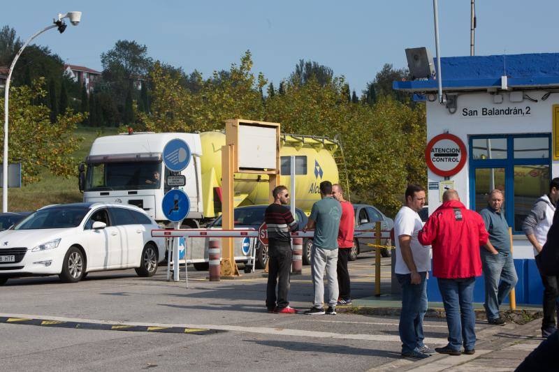 La multinacional ha comunicado a los comités de empresa de sus tres factorías españolas y al comité europeo su decisión de cerrar las instalaciones de Avilés y Coruña. 
