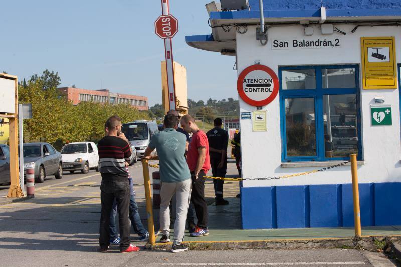 La multinacional ha comunicado a los comités de empresa de sus tres factorías españolas y al comité europeo su decisión de cerrar las instalaciones de Avilés y Coruña. 