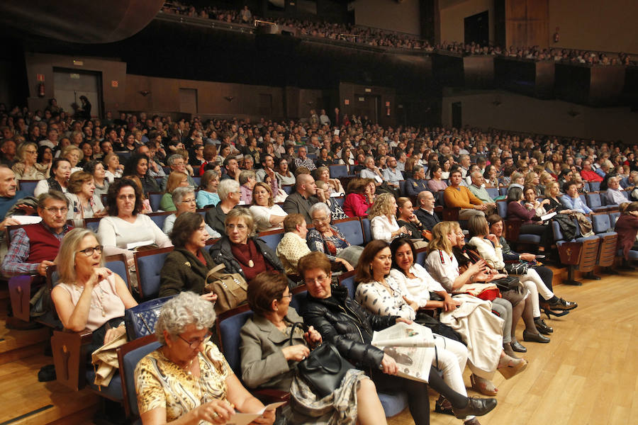 El Coro de la Fundación Princesa y la OSPA interpretaron el 'Stabat Mater' de Rossini bajo la dirección de Milanov.