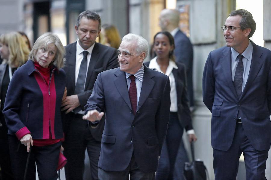 El Premio Princesa de Asturias de las Artes relató en el teatro gijonés episodios de su infancia, además de reconocer que su primera película, 'Malas Calles', lo cambio todo y fue la «mejor época» de su vida a nivel profesional.