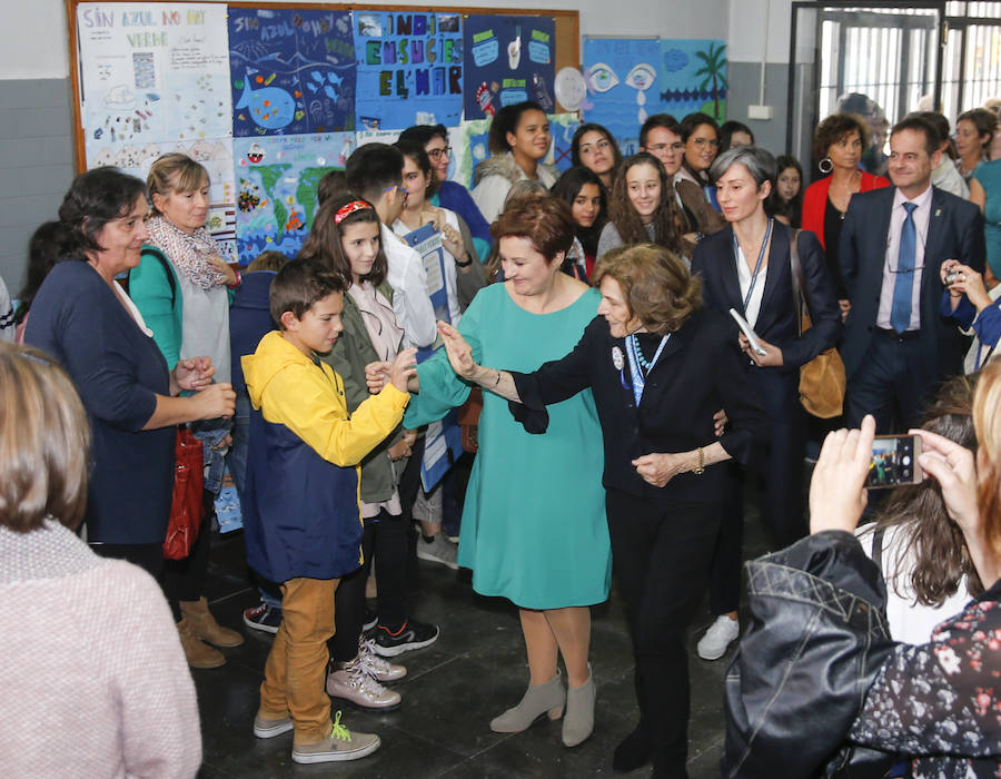 La premio Princesa de Asturias 2018 de la Concordia Sylvia A. Earle visita a los alumnos del IES Doña Jimena
