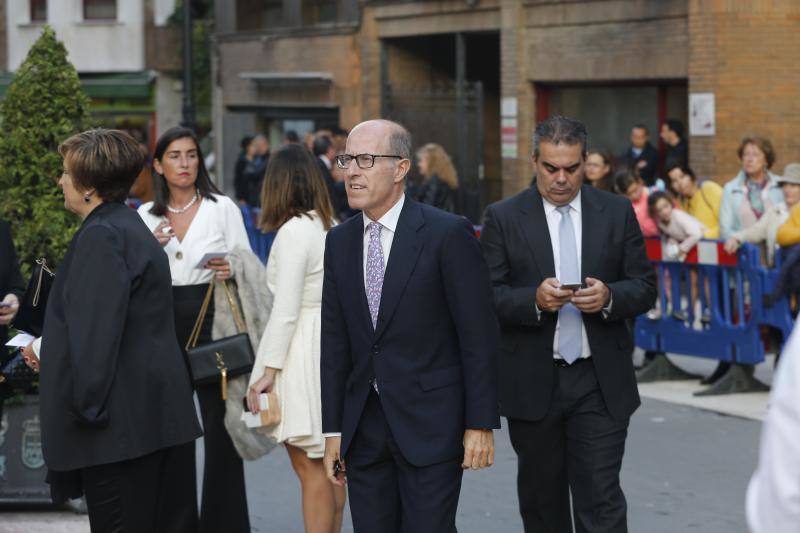 El recital en el Auditorio Príncipe Felipe ha sido el acto principal de la primera jornada de los Reyes en Asturias, que además ha contado con la asistencia de cuatro de los galardonados: Michael J. Sandel (Ciencias Sociales), Alma Guillermoprieto (Comunicación y Humanidades); la oceanógrafa Sylvia A. Earle (Concordia) y el paleontólogo sueco Svante Pääbo (Investigación Científica y Técnica).