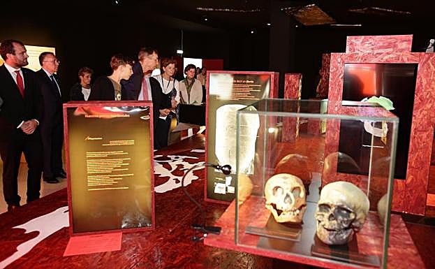 Neandertales que «pasean por el mundo»