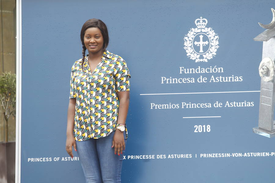 Los representantes de la ONG, galardonada con el Premio Princesa de Asturias de Cooperación Internacional 2018, se reunieron con alumnos de Primaria e inauguraron una exposición con dibujos realizados por los jóvenes estudiantes. 