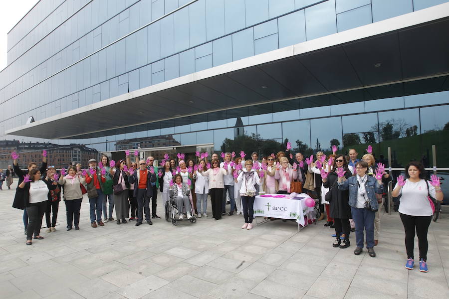 Las mujeres a las que se les diagnostica un cáncer de mama en el programa de detección precoz del Principado tienen mayor esperanza de vida que aquellas que no acuden a las pruebas de cribado, según ha destacado la Consejería de Sanidad con motivo del Día Mundial de esta enfermedad.