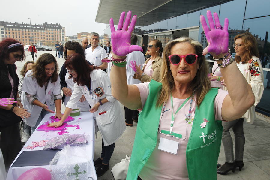 Las mujeres a las que se les diagnostica un cáncer de mama en el programa de detección precoz del Principado tienen mayor esperanza de vida que aquellas que no acuden a las pruebas de cribado, según ha destacado la Consejería de Sanidad con motivo del Día Mundial de esta enfermedad.