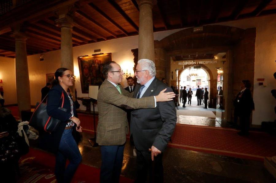 Los premiados, los patronos, los invitados a la ceremonia en el ámbito político, económico o social han pasado por el hotel ovetense durante esta jornada compartiendo charlas.